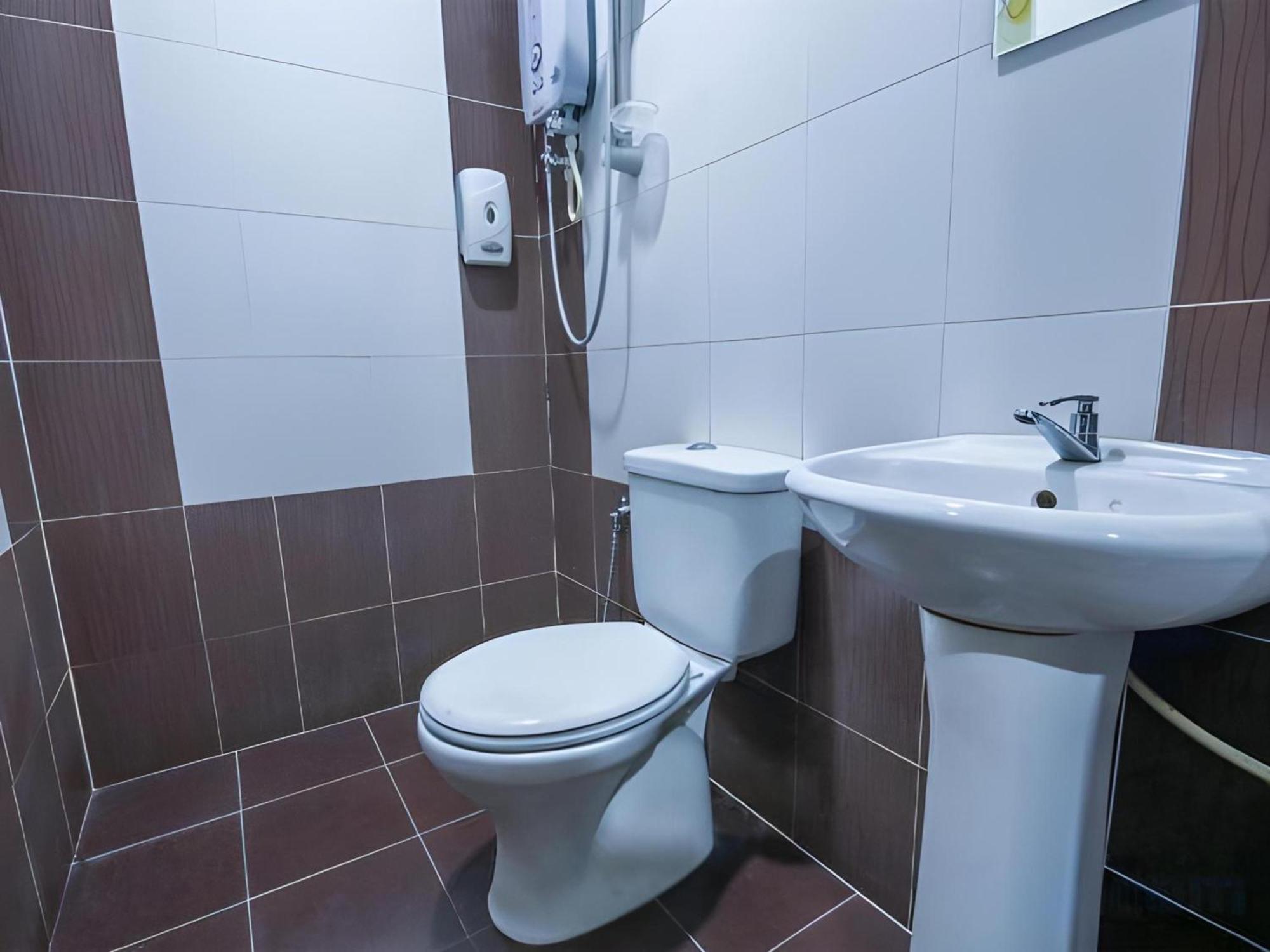 Capital O 812 Hotel Smc Seksyen 13 Shah Alam Kültér fotó